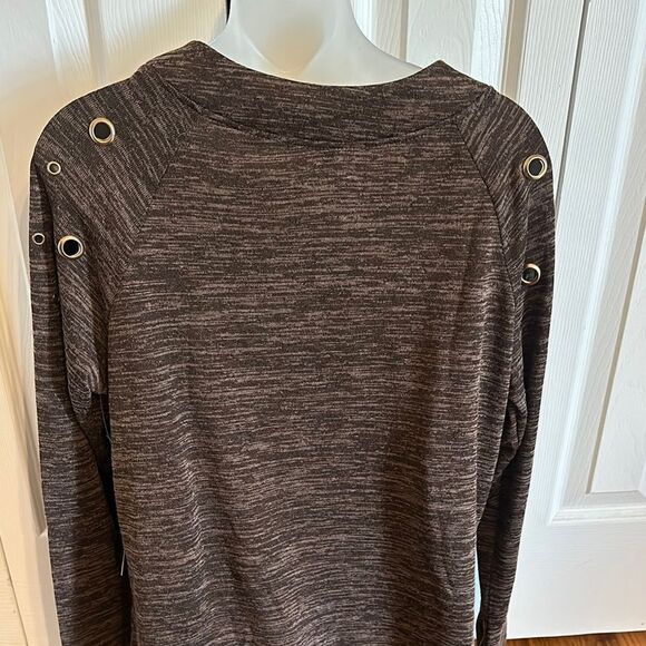 Brown Long Sleeve Top Blouse Shirt Grommet Detail Gold Zipper  Medium M NWT - Picture 6 of 10